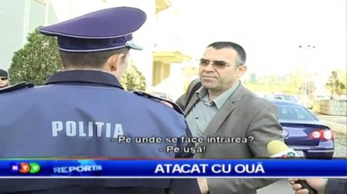 Directorul Portului Constanţa, Aurelian Popa, atacat cu ouă şi făină - Vezi video